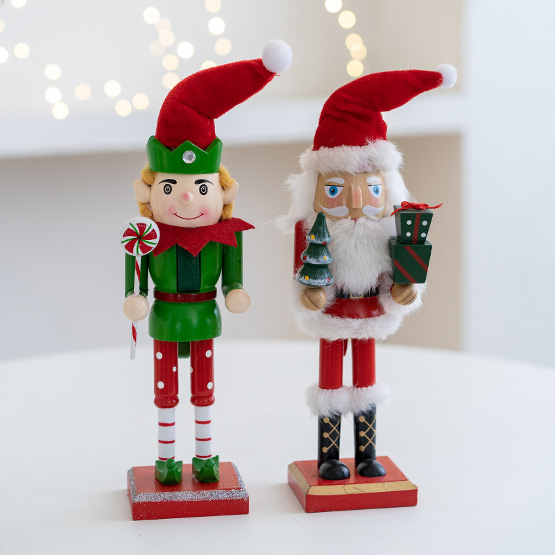 Nutcracker Figurine - 27cm new European style old man