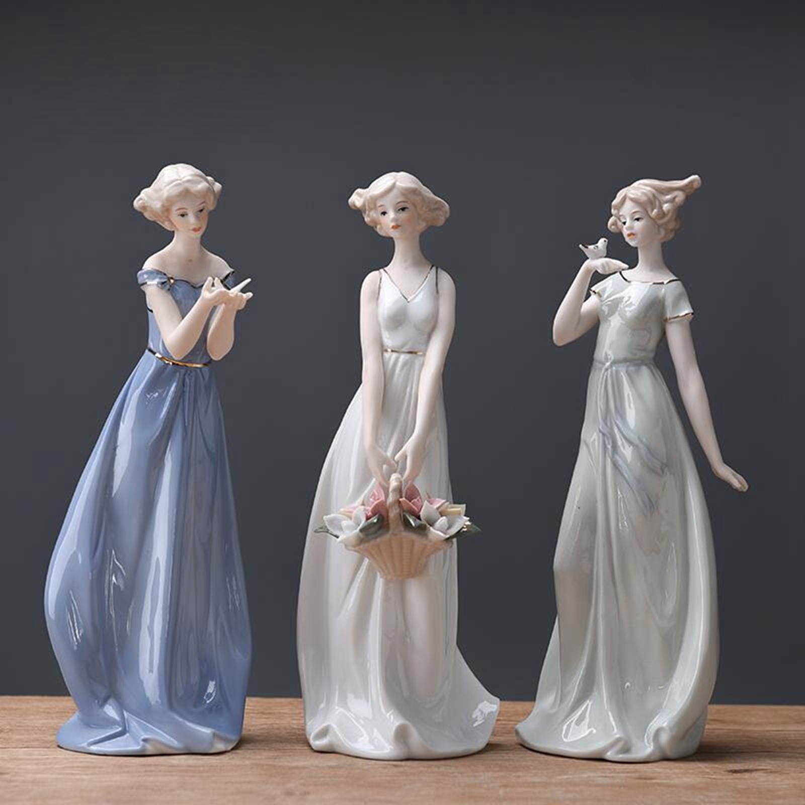 Porcelain Lady Statue Centerpi - огляд і ціна Nutcracker Figurine