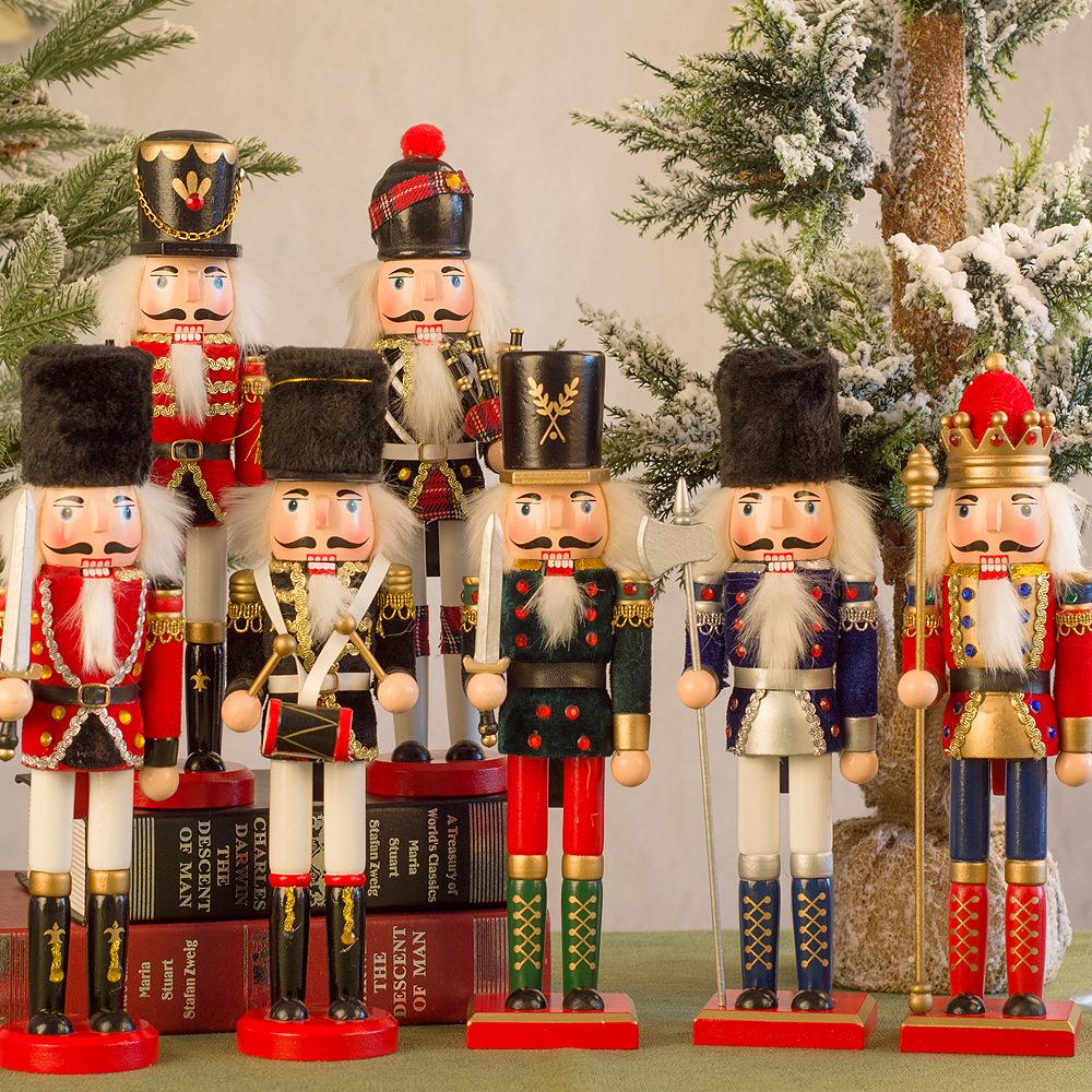 Merry Christmas Vintage Christ - огляд і ціна Nutcracker Figurine