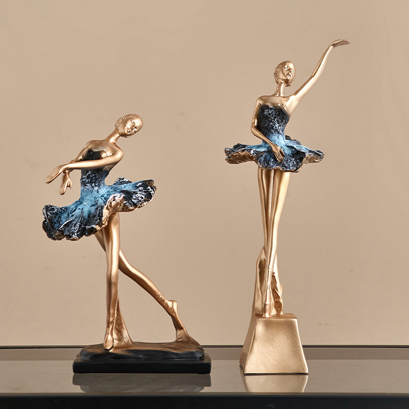 European Ballet Dancer Ornamen - огляд і ціна Nutcracker Figurine